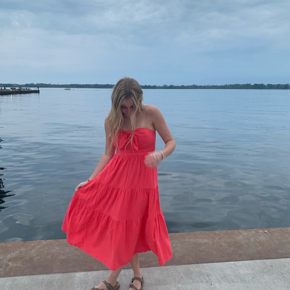 Meet your Posher, Elise